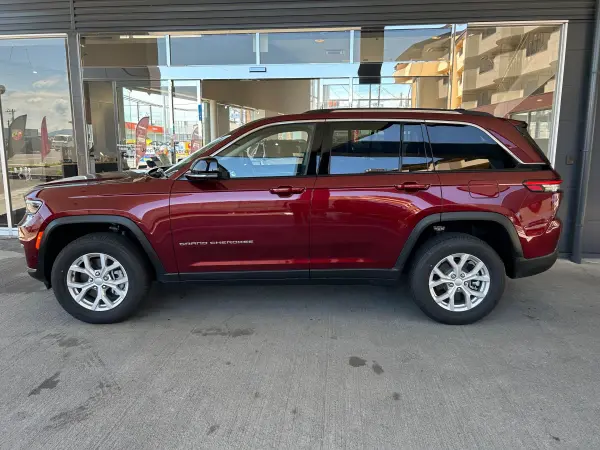 2023 Jeep Grand Cherokee — photo 2