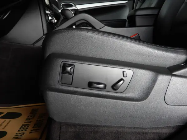  Porsche Cayenne — photo 9 | Tuminion Kenya