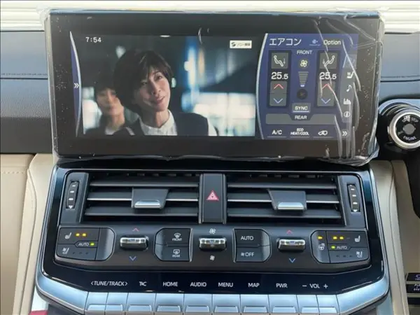 Toyota Land Cruiser 300 3.5 ZX 4WD with Navigation, TV, Panoramic View, JBL Sound (Pearl) — photo 9