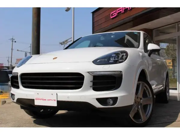 2017 Porsche Cayenne — photo 7 | Tuminion Kenya