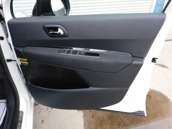 2015 Peugeot 5008 — photo 8 | Tuminion Kenya