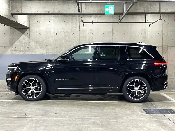 2023 Jeep Grand Cherokee — photo 2