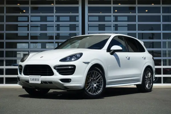 Porsche Cayenne GTS Tiptronic S 4WD PCCB Carbon Brake Apple CarPlay (White)