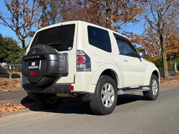 2016 Mitsubishi Pajero — photo 2 | Tuminion Kenya