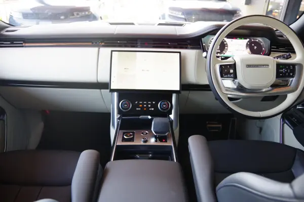 2023 Landrover Rangerover — photo 2