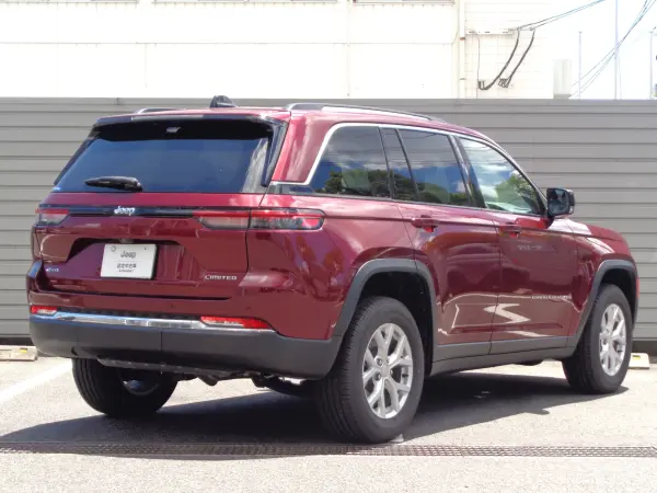 2023 Jeep Grand Cherokee — photo 2