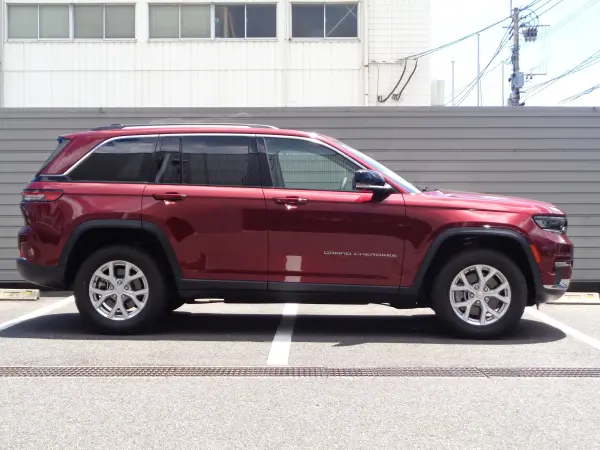 2023 Jeep Grand Cherokee — photo 3
