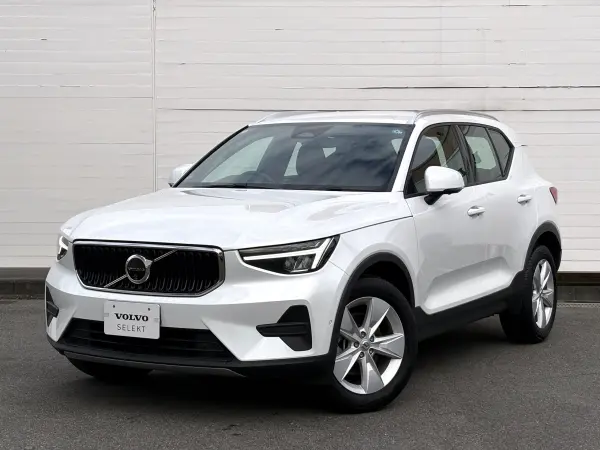 2024 Volvo Xc40 — photo 2