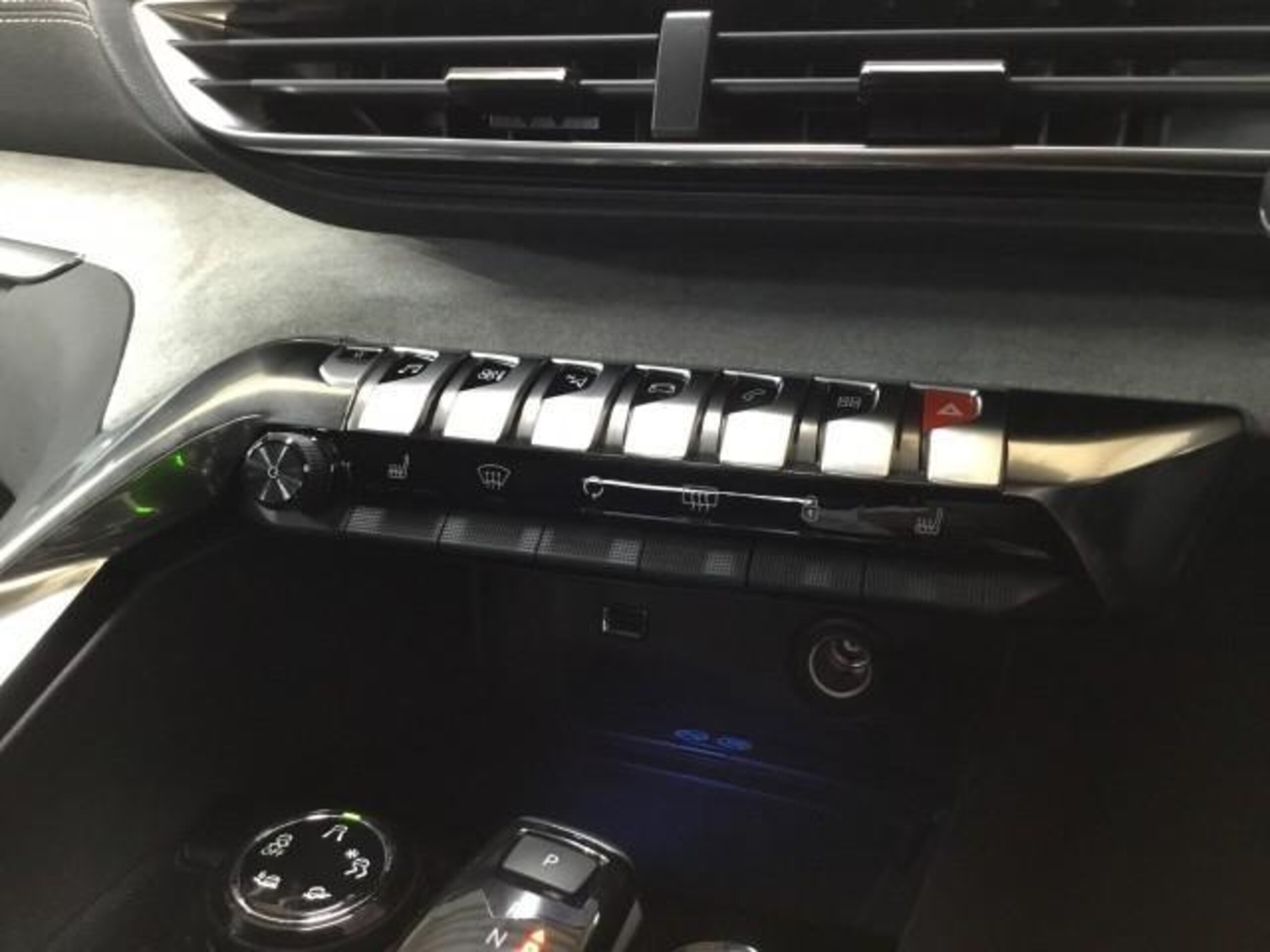 Peugeot 5008 GT BlueHDi Diesel Turbo — photo 9