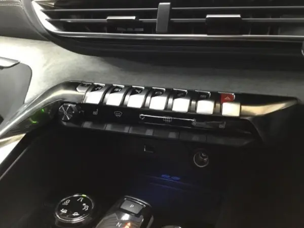 Peugeot 5008 GT BlueHDi Diesel Turbo — photo 9