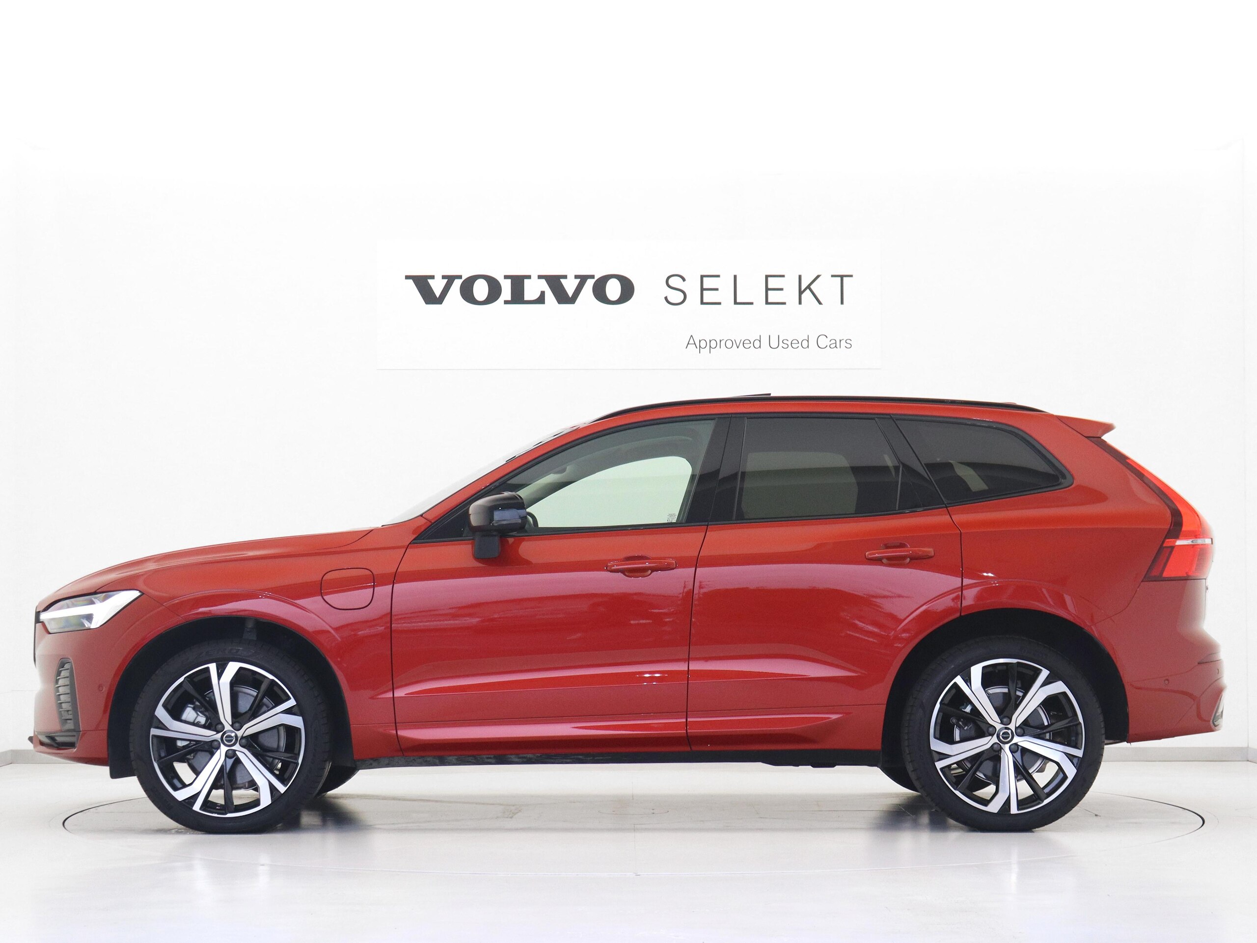 Volvo XC60 Recharge Ultimate T6 AWD Plug-in Hybrid 4WD PHEV — photo 7