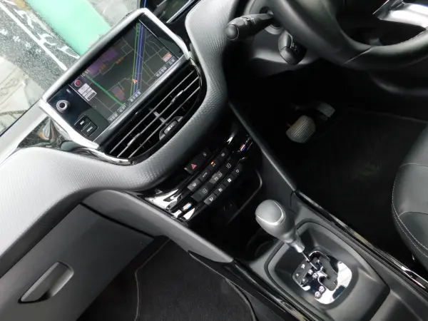 2017 Peugeot 2008 — photo 7 | Tuminion Kenya