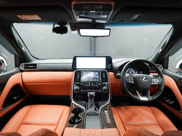 2022 Lexus Lx — photo 2