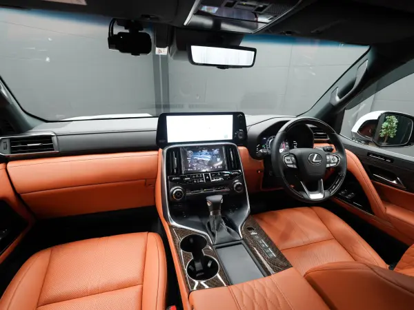 Lexus LX600 Executive 4WD One-Owner Car / Non-Smoking Car / Indoor Storage Car / New WALD Complete Custom Vehicle / WALD Aero / WALD Jarrett / WALD Side Muffler / Mark Levinson / R-Enter / Digital Inner Mirror / Panoramic View Camera / Genuine Leather Massage / SR / P Back Door / ETC (Sonic Quartz) — photo 9