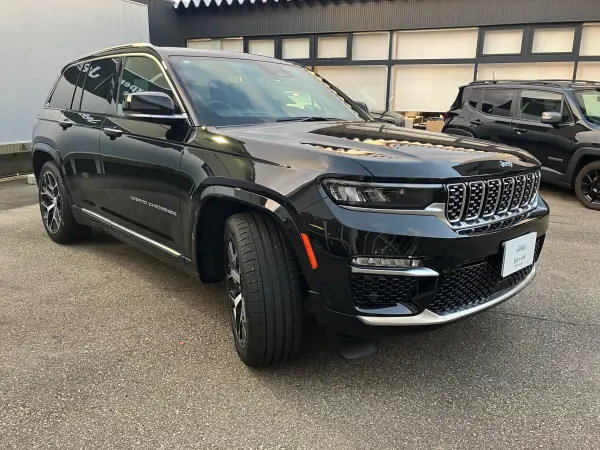 2023 Jeep Grand Cherokee — photo 3 | Tuminion Kenya