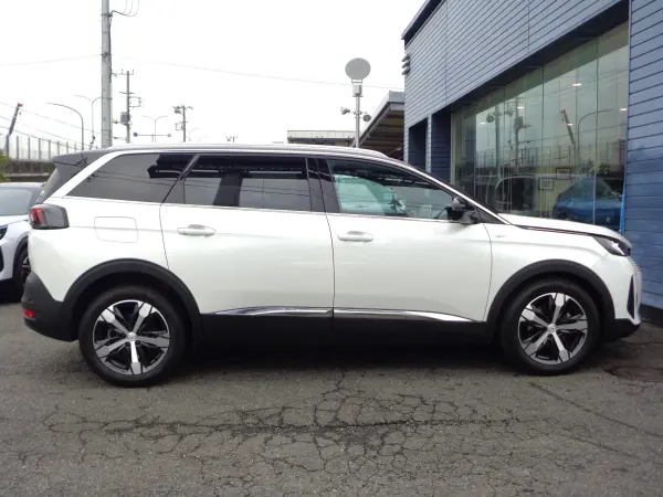 2024 Peugeot 5008 — photo 3 | Tuminion Kenya
