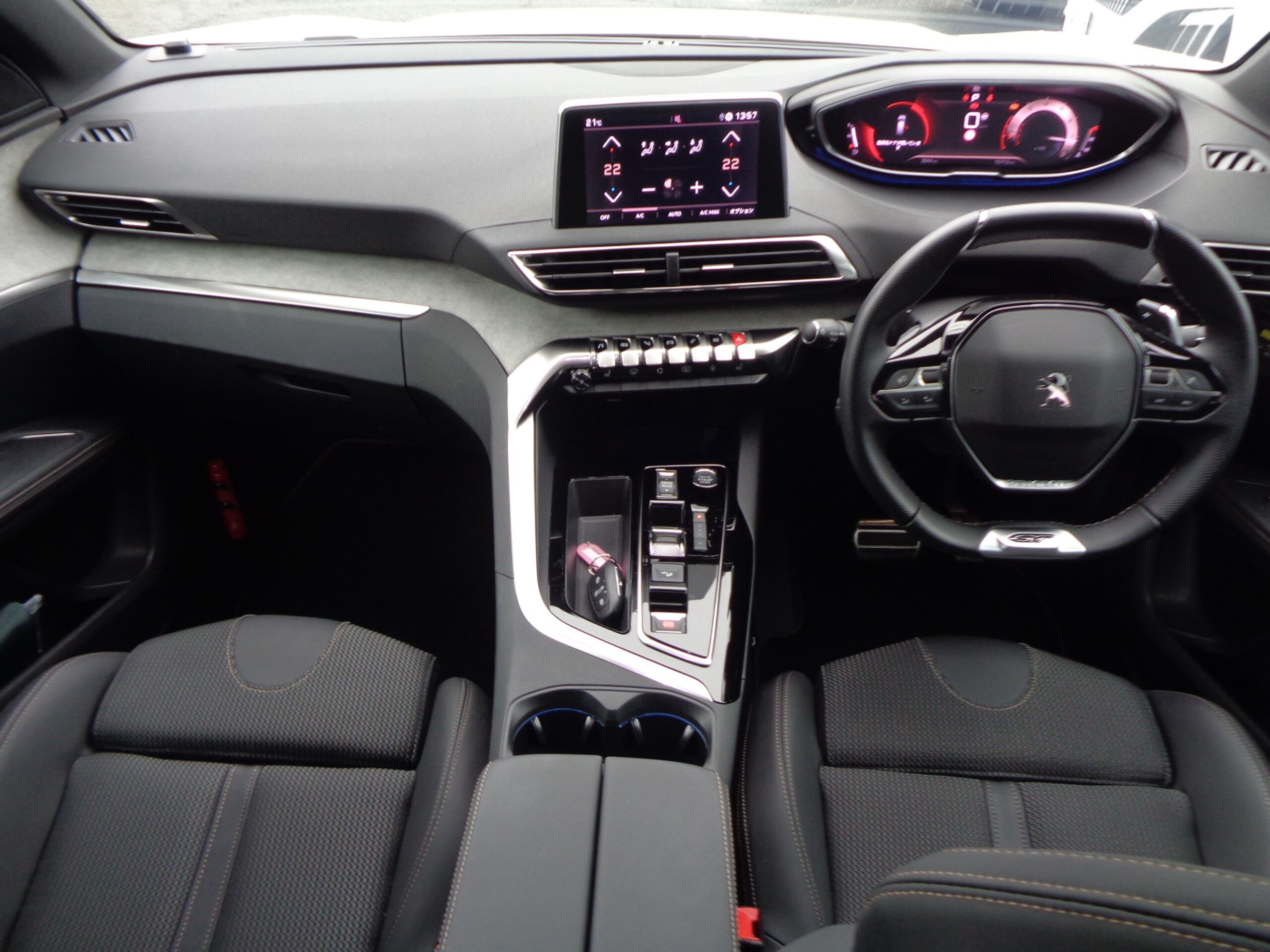 Peugeot 5008 GT — photo 9