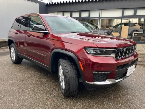 2023 Jeep Grand Cherokee — photo 3 | Tuminion Kenya