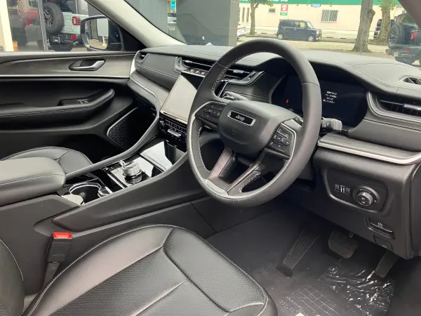 2023 Jeep Grand Cherokee — photo 9 | Tuminion Kenya