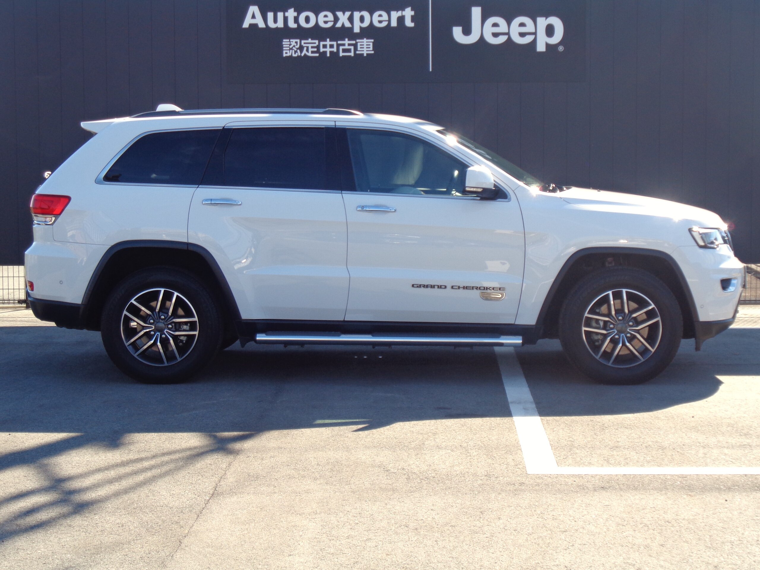 2021 Jeep Grand Cherokee — photo 3