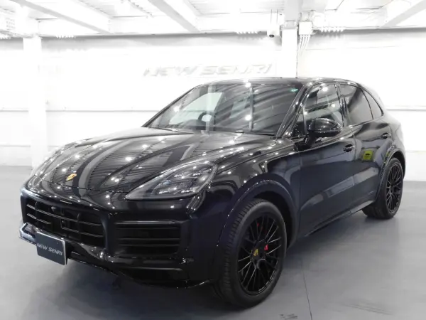 Porsche Cayenne GTS Tiptronic S 4WD Sport Chrono One Owner Warranty Transfer Indoor Storage (Black)