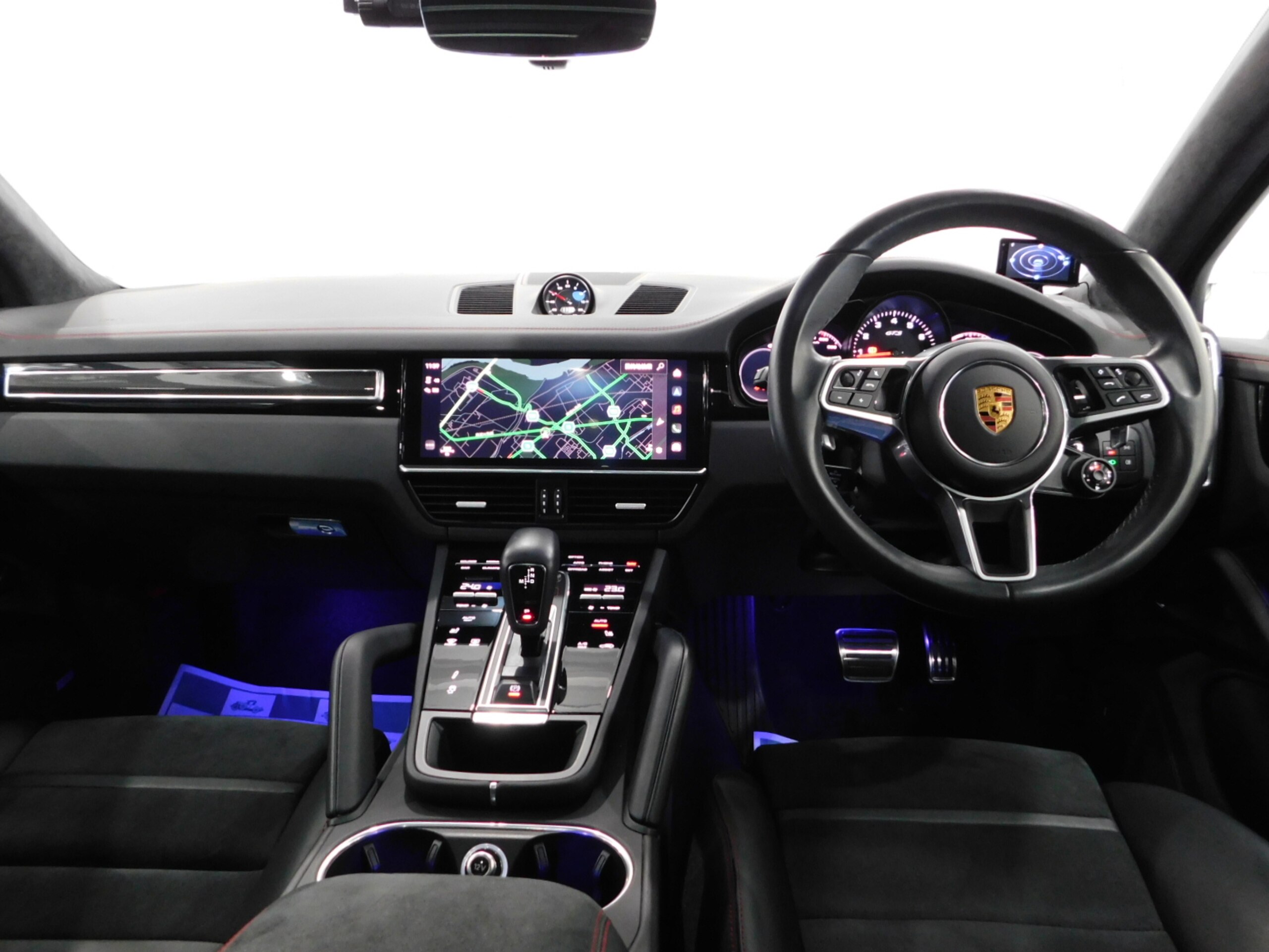 2023 Porsche Cayenne — photo 3