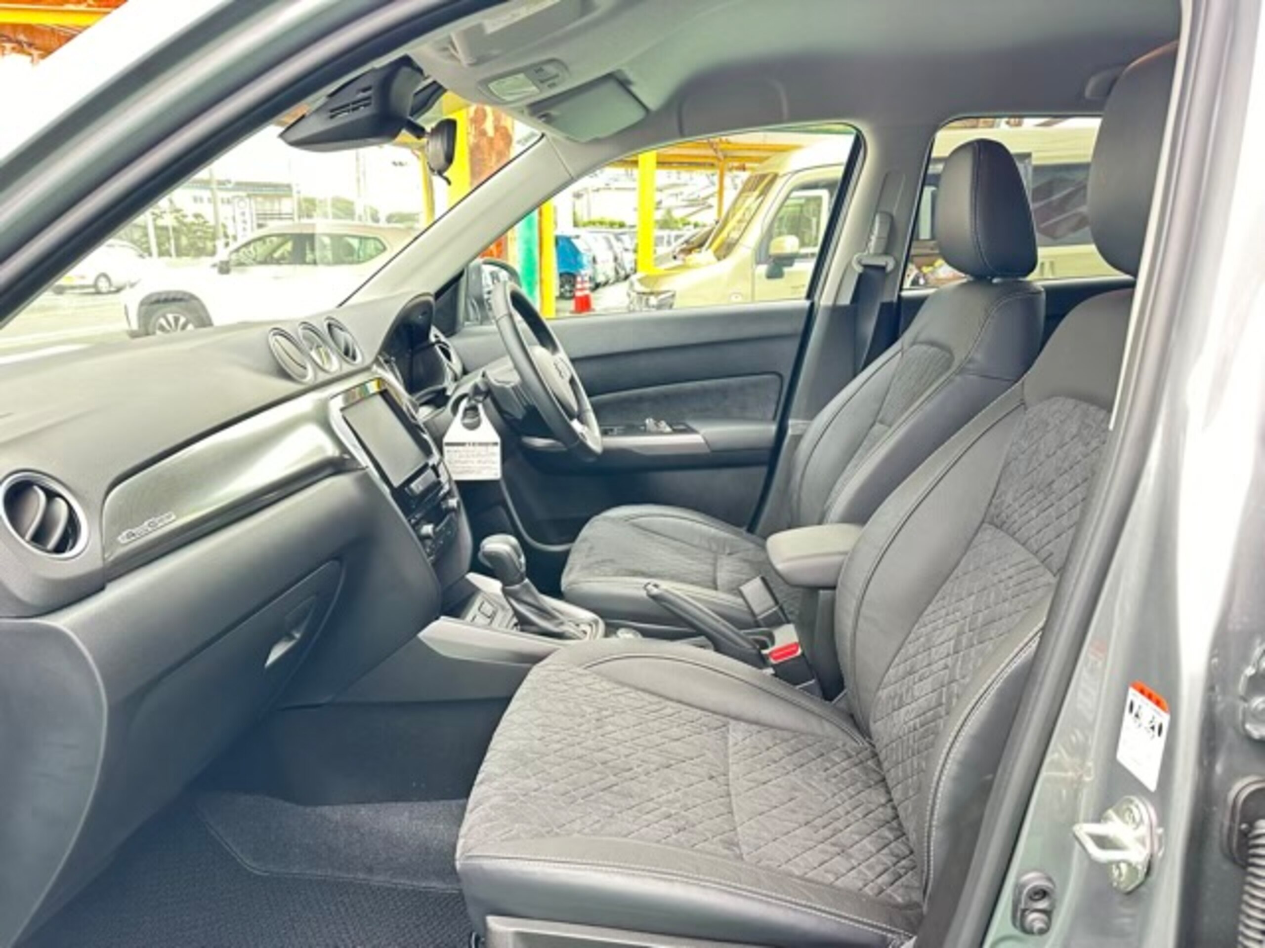 Suzuki Escudo 1.5 4WD with Smart Key and LED Headlights — photo 7