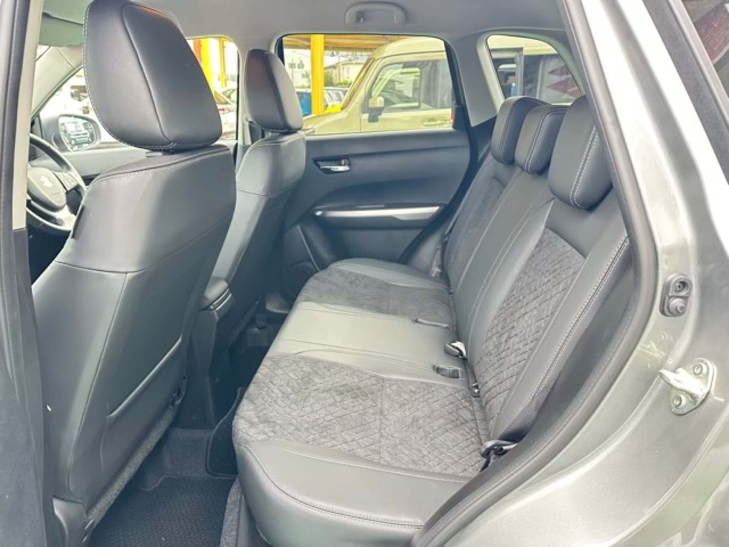 Suzuki Escudo 1.5 4WD with Smart Key and LED Headlights — photo 8