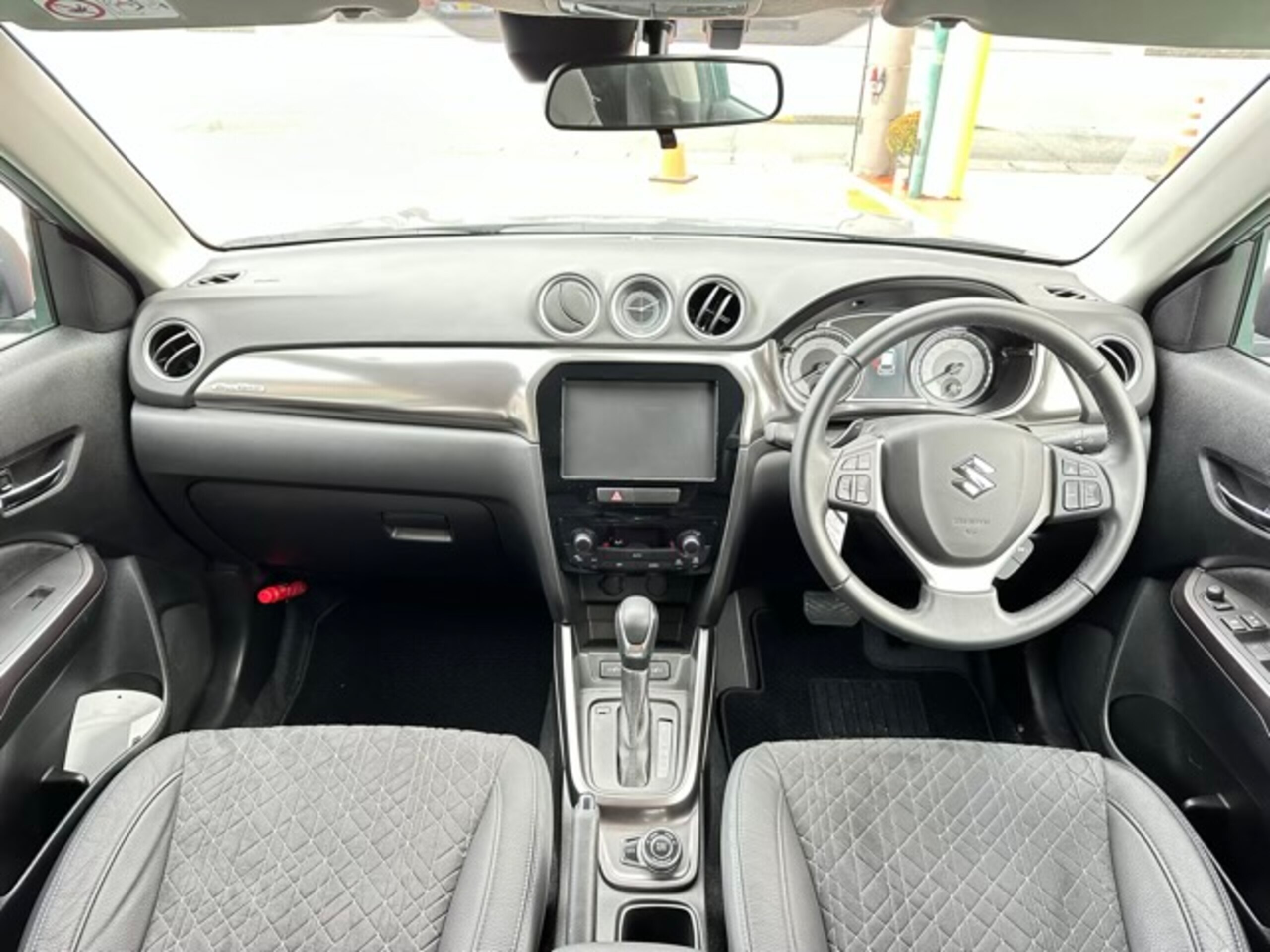 Suzuki Escudo 1.5 4WD with Smart Key and LED Headlights — photo 9