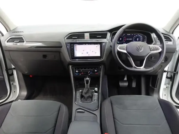 Volkswagen Tiguan TSI Elegance Certified Used Car with Navigation (White) — photo 8