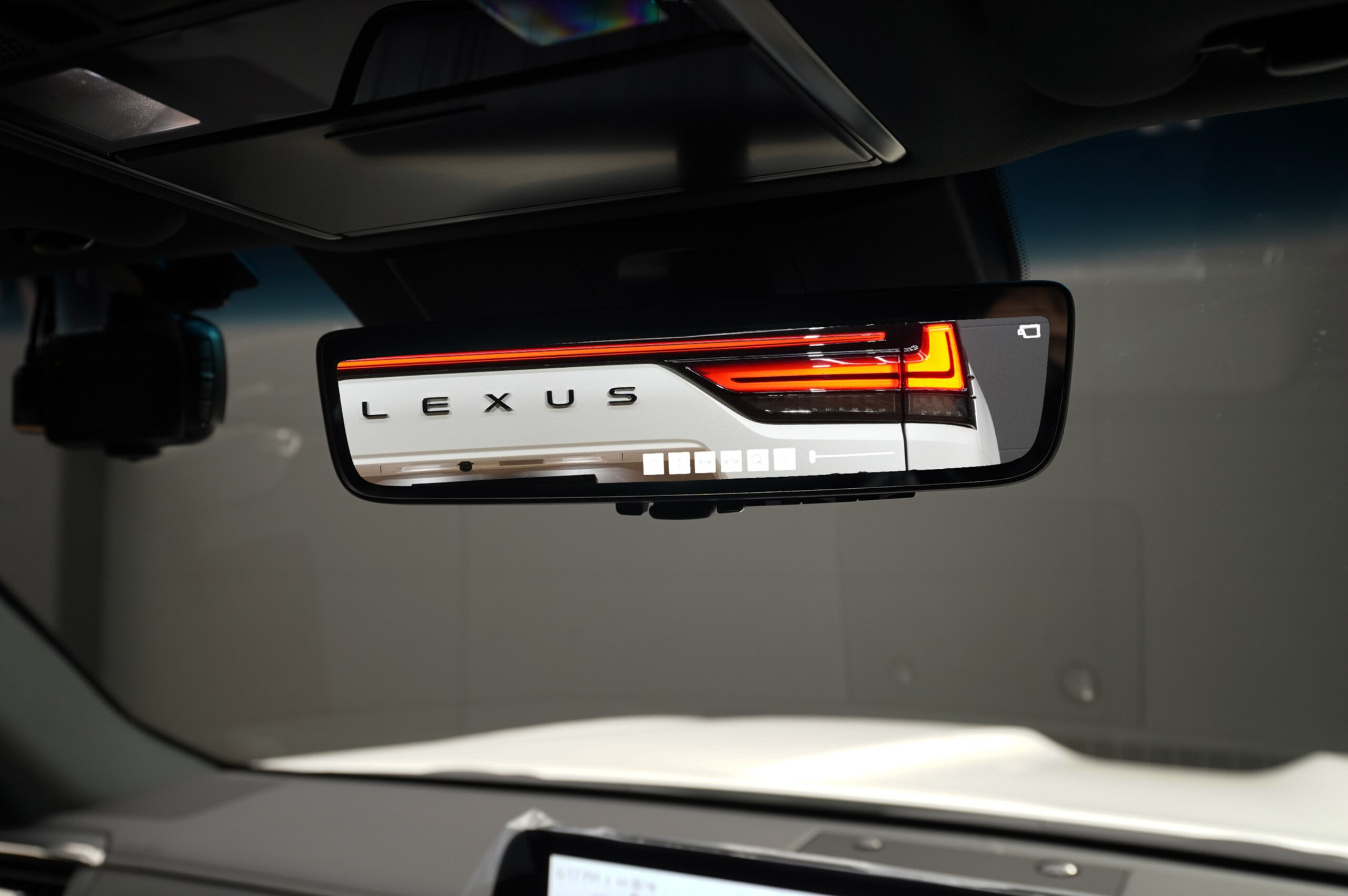 Lexus LX600 4WD Modellista Aero/OP22AW/McRae/Coolbox (Sonic Quartz) — photo 7