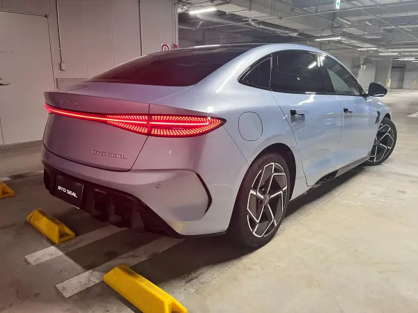 2024 Byd Seal — photo 2