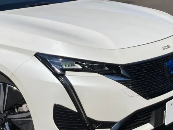 Peugeot 308GT Hybrid PHEV Model with New Car Warranty Transfer, Genuine Navigation, ETC, Front/Rear Dashcam, Matrix LED Headlights, Front Seat & Steering Wheel Heaters, Alcantara & Top Leather Seats, Interior Ambient Lighting (Pearl White) — photo 9