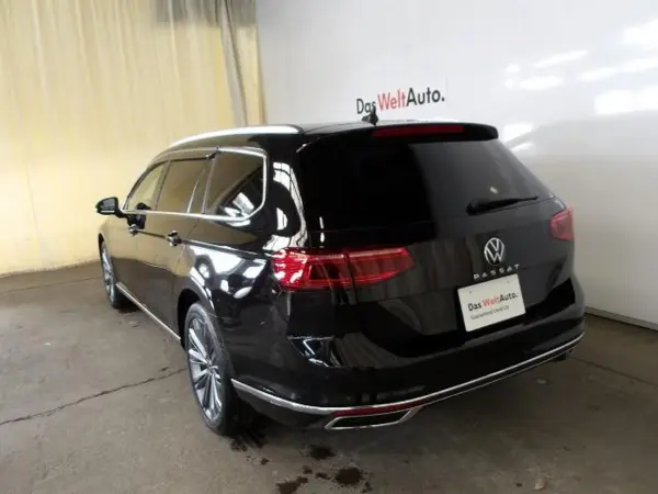 2022 Volkswagen Passat — photo 3