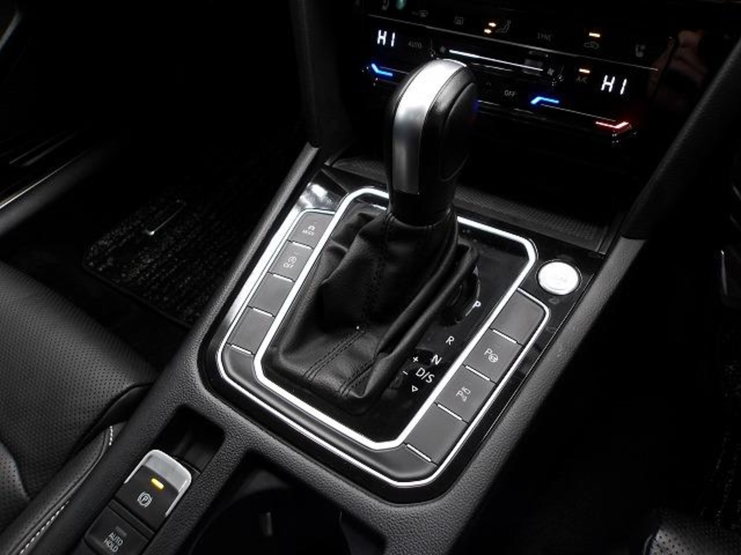 Volkswagen Passat Variant TSI Elegance Advance Certified Used Car with 1-Year Dealer Warranty (Black) — photo 8