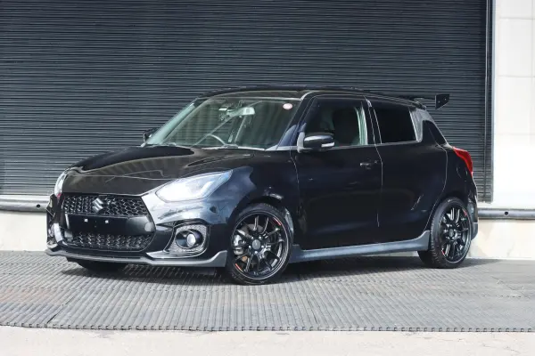 Suzuki Swift Sport 1.4 Safety Package Equipped Vehicle New ZIP TUNE. Wing / New Towing Hook / RSR Lowering Springs / New ENKEI GTC02 Wheels / Genuine Eye Line / Navigation / Drive Recorder / ETC / New Tires! 34,000 km Manual Vehicle!! (Super Black Pearl)