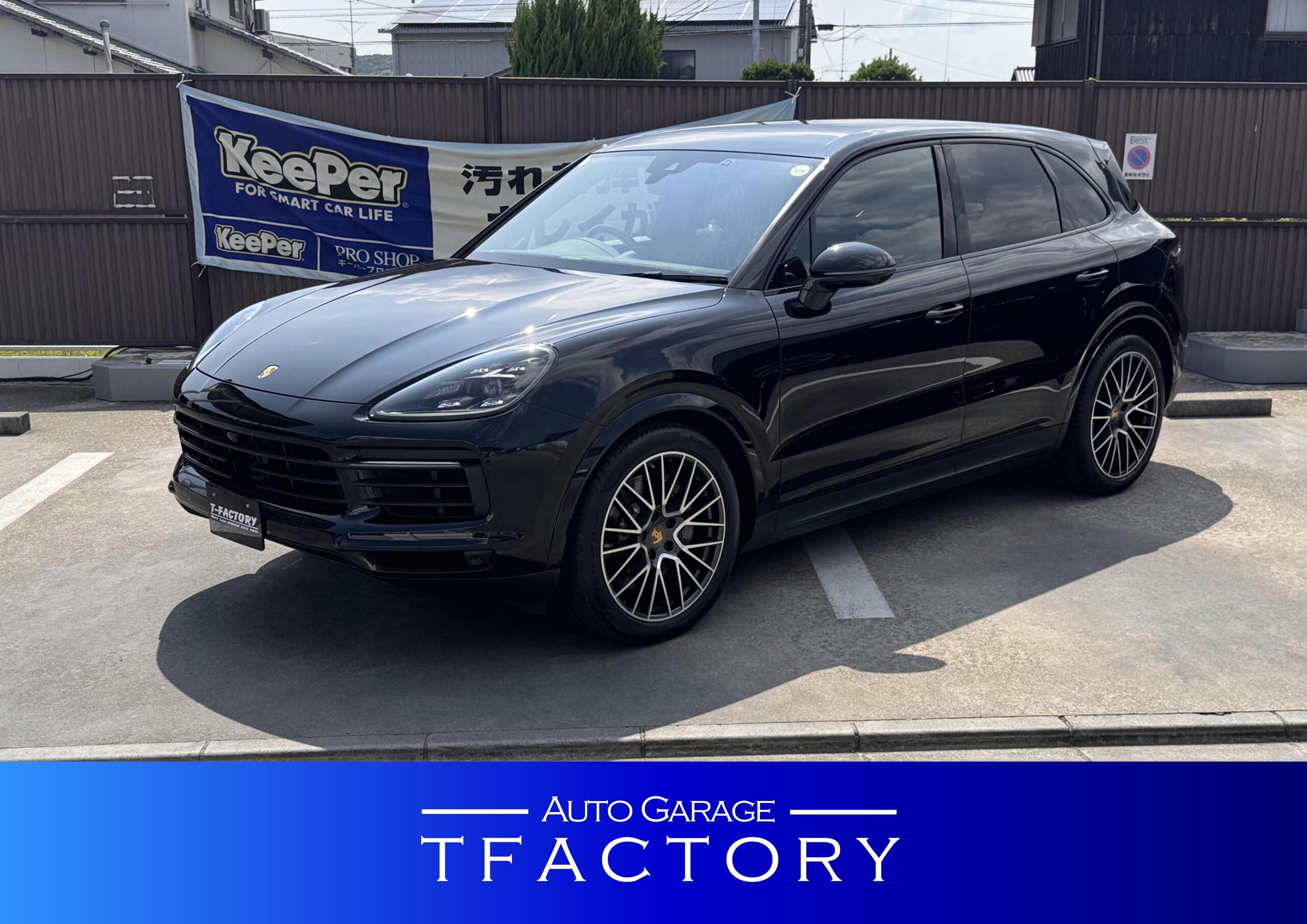 Porsche Cayenne S Tiptronic S 4WD with Factory Navigation, Full-Seg TV (Viewable While Driving), BOSS Surround Sound, Extra Package, Adaptive Air Suspension, Power Steering Plus, 21-inch RS Spider Alloy Wheels, Sport Chrono Package (Jet Black Metallic)