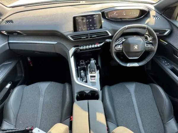 2020 Peugeot 3008 — photo 3