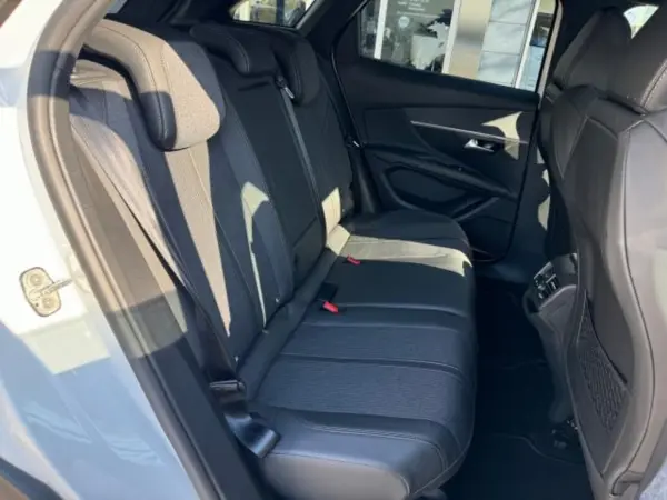 Peugeot 3008 GT Line Certified Used Car with 1-Year Warranty, Seat Heater, Apple CarPlay/Android Auto, Wide Back Camera, Blind Spot Monitor, Front/Rear Sonar, Grip Control, Seat Heater, Lane Keep Assist (Pearl White) — photo 8