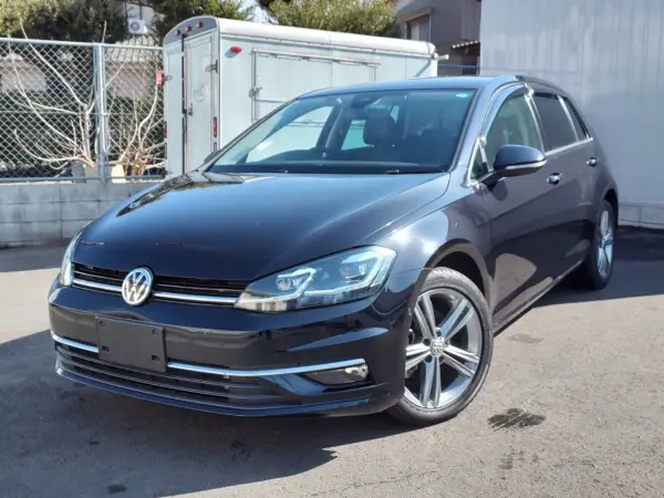 2020 Volkswagen Golf — photo 2