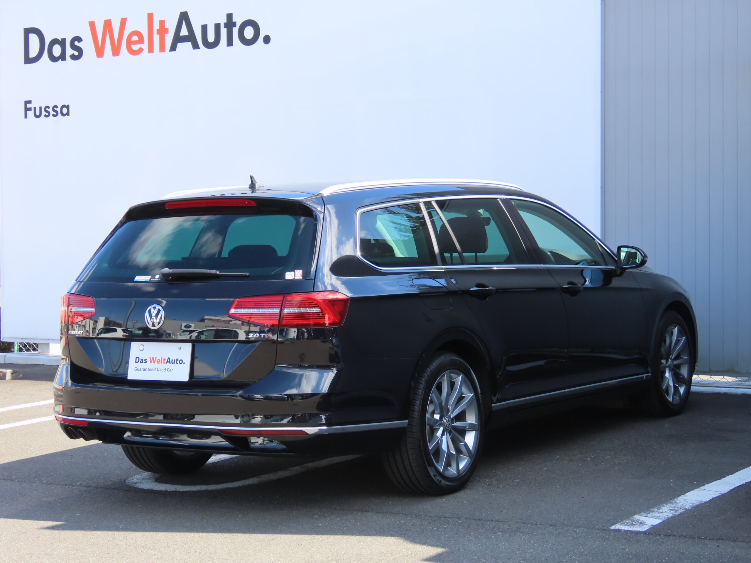 2020 Volkswagen Passat — photo 2