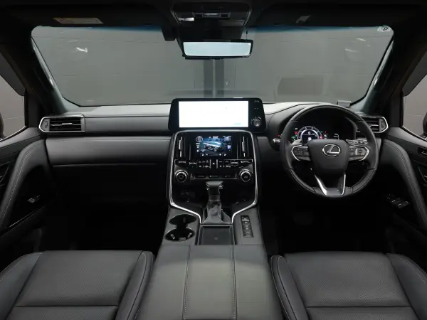 2023 Lexus Lx — photo 2