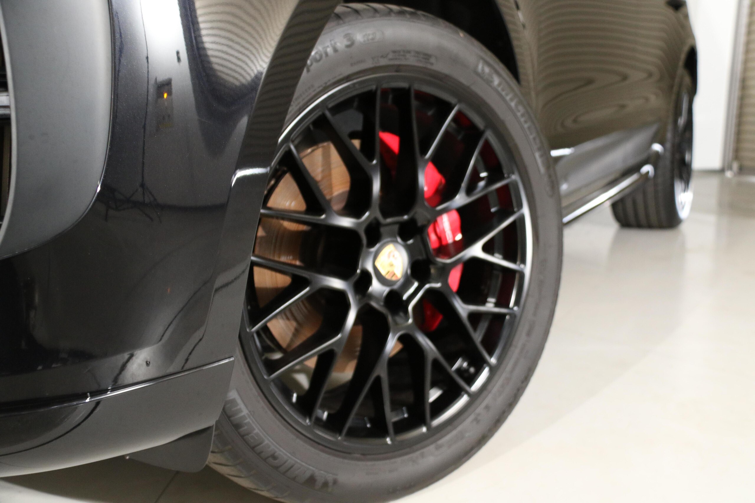 2021 Porsche Macan — photo 3