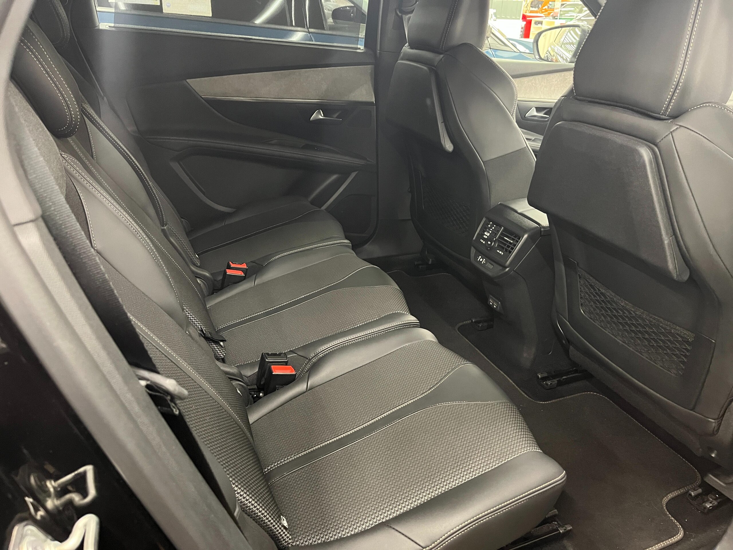 Peugeot 5008 GT BlueHDi Diesel Turbo Certified Used Car — photo 8