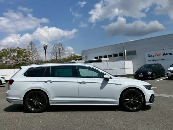 Volkswagen Passat Variant TDI R-Line Diesel Turbo Certified Used Car with New Car Warranty Transfer, Former Company Vehicle, Leather Seats (White) — photo 7