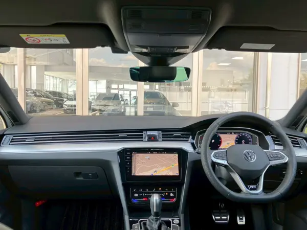 2024 Volkswagen Passat — photo 2