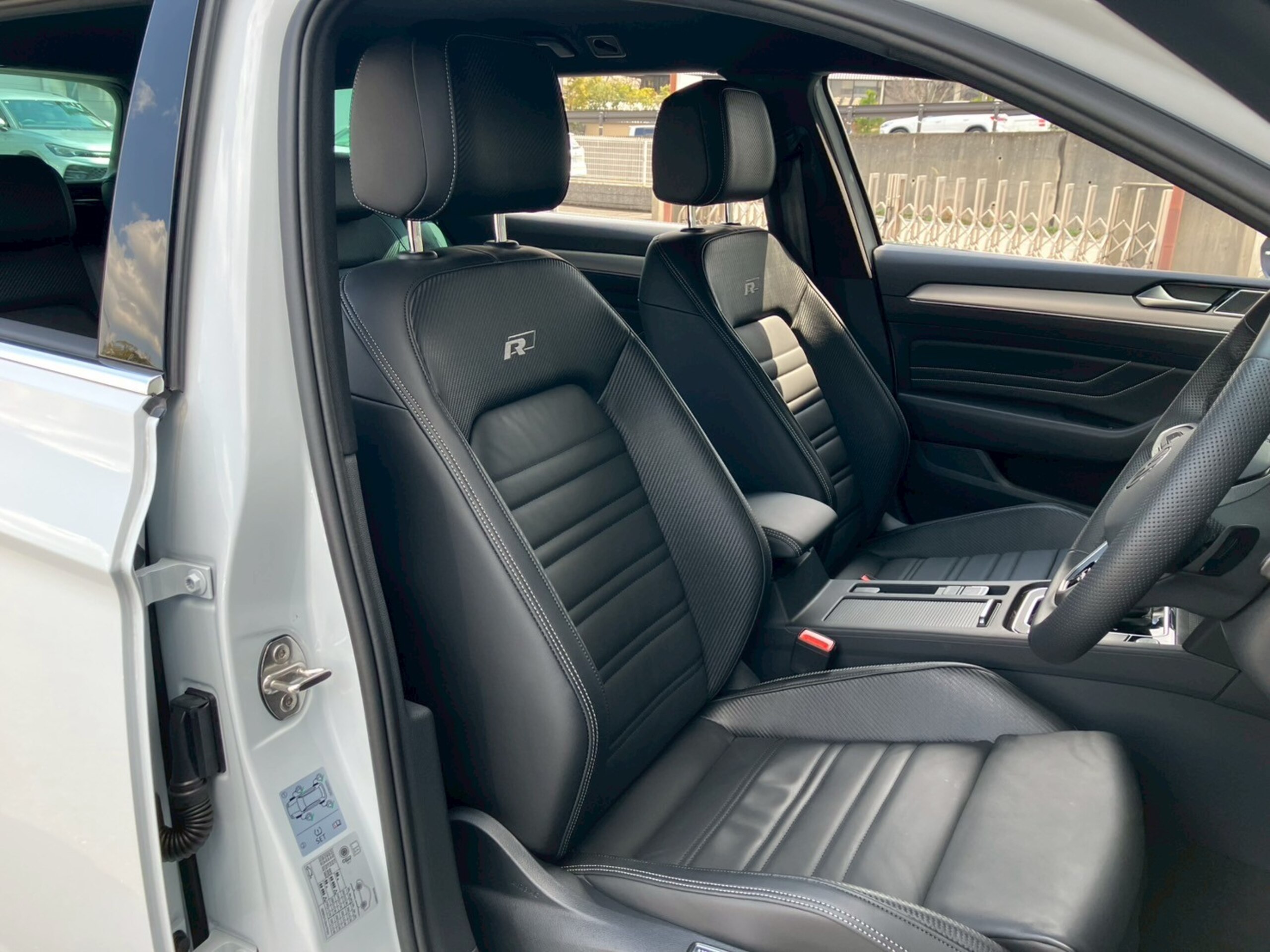 Volkswagen Passat Variant TDI R-Line Diesel Turbo — photo 9