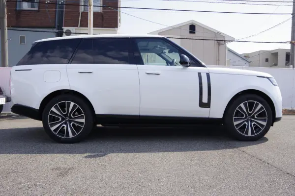 Land Rover Range Rover Autobiography 3.0L P550e Standard Wheelbase 4WD — photo 8
