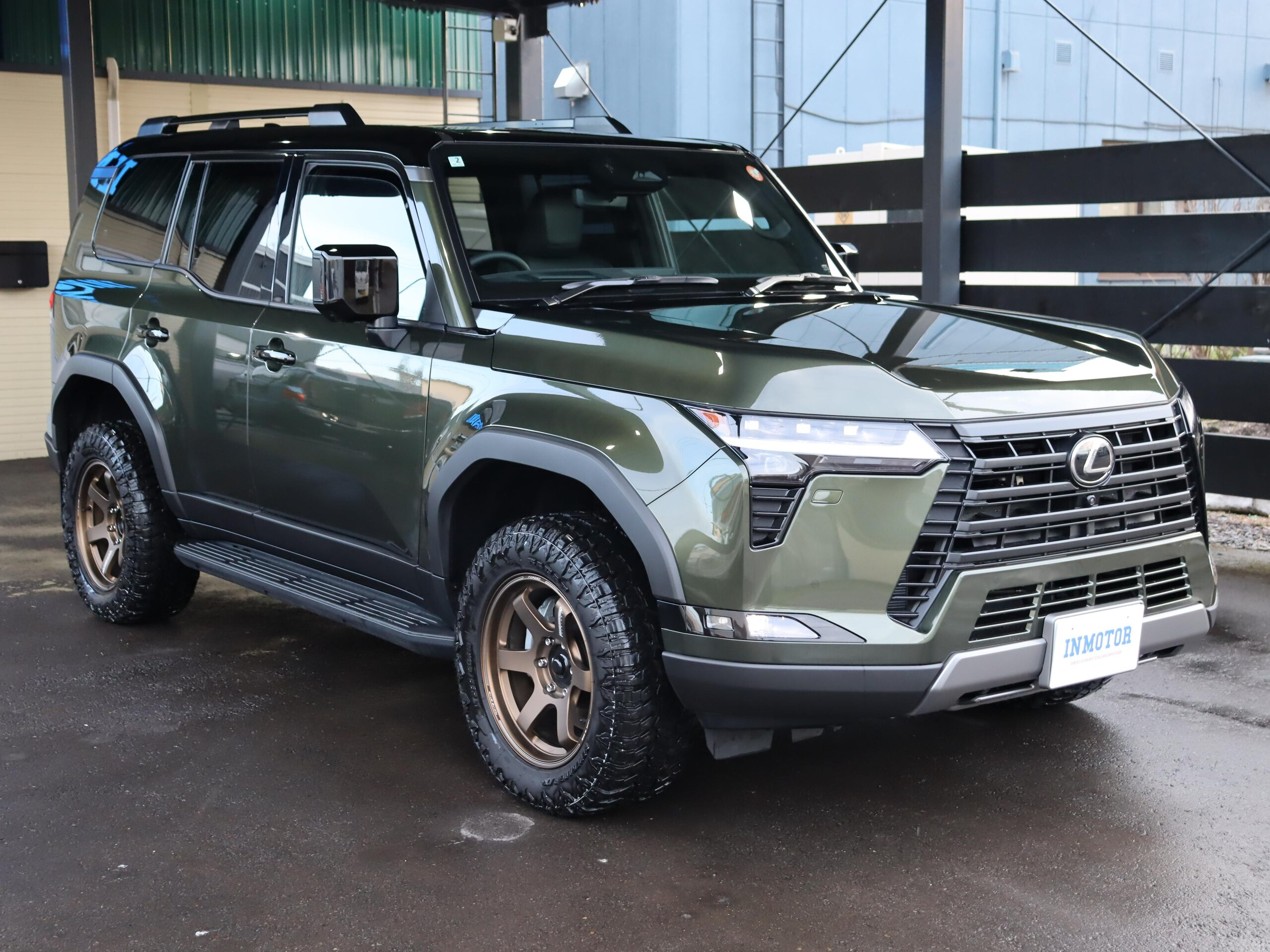 2025 Lexus Gx — photo 2