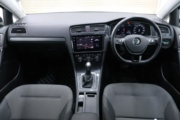 Volkswagen Golf TDI Comfortline Meister Diesel Turbo One Owner LED Headlights Digital Meter Navigation TV 17-inch Genuine Wheels ETC2.0 Park Assist Park Distance Control Dash Cam Non-smoking Car (Atlantic Blue Metallic) — photo 8